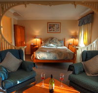 Honeysuckle Cottages and The Rocks Restaurant - Schoolies Week Accommodation