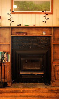 Apple Blossom Cottage - Schoolies Week Accommodation 5
