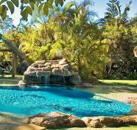Straddie Bungalows - Schoolies Week Accommodation