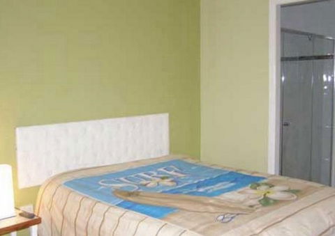 Amity Shaws - Schoolies Week Accommodation 2