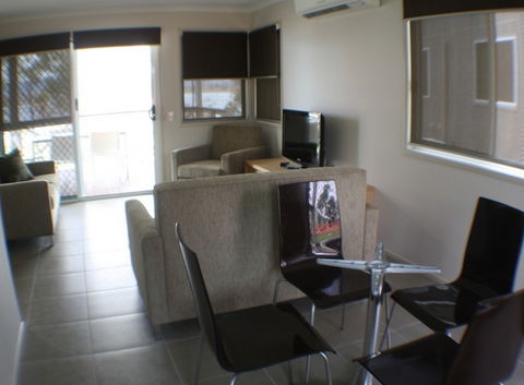 Lake Somerset Holiday Park - Schoolies Week Accommodation 1