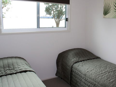 Lake Somerset Holiday Park - Schoolies Week Accommodation 3