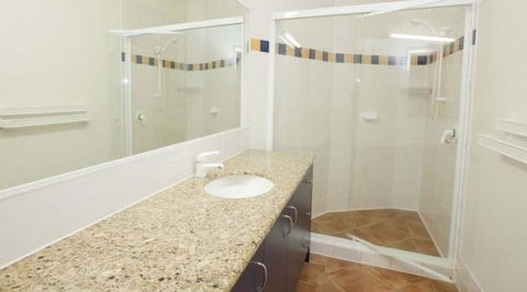 Whalewatch Ocean Beach Resort - Schoolies Week Accommodation 5