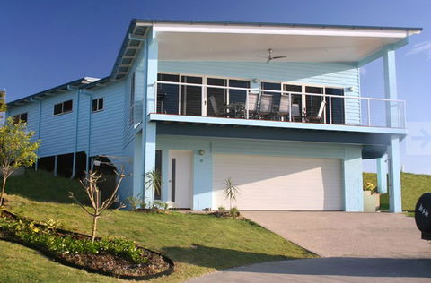 Blue Ocean View Beach House - Schoolies Week Accommodation 4