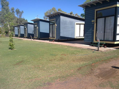 Ironbark Inn Motel - Schoolies Week Accommodation 1
