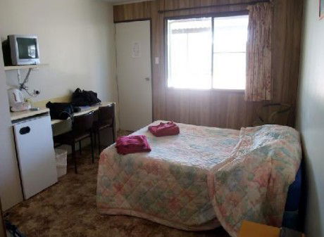 Entrikens Pioneer Motel - Schoolies Week Accommodation 1