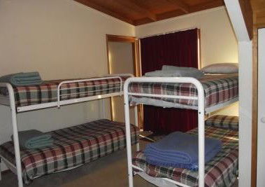 Kookaburra Cottage - Holiday Home - Schoolies Week Accommodation 0