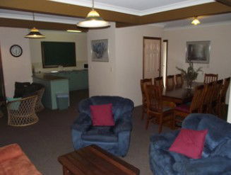 Eagles Rest - Holiday Home - Schoolies Week Accommodation 5