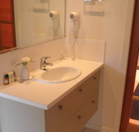 Ravensbourne Escape Silverwood Lodge - Schoolies Week Accommodation