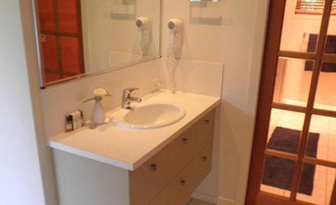 Ravensbourne Escape Silverwood Lodge - Schoolies Week Accommodation 0