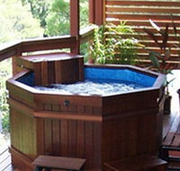 Ravensbourne Escape Tree Tops - Schoolies Week Accommodation
