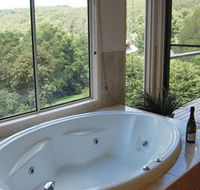 Ravensbourne Escape Kookaburra Kottage - Schoolies Week Accommodation
