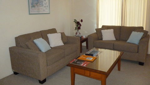 Le Lavandou Holiday Apartments - Schoolies Week Accommodation 5