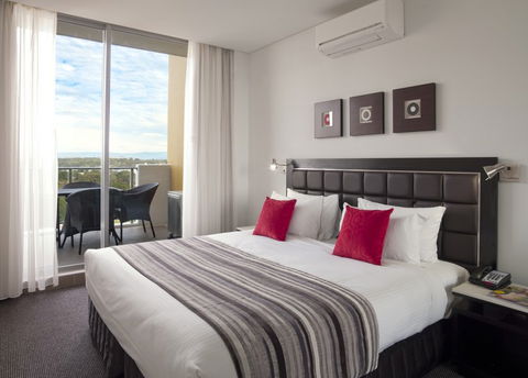 Meriton Serviced Apartments Southport - Schoolies Week Accommodation 5