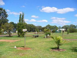 Yarraman Caravan Park - Schoolies Week Accommodation 0