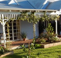 Lanterns Retreat - Schoolies Week Accommodation
