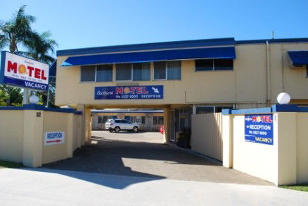 Sunburst Motel - Schoolies Week Accommodation 0