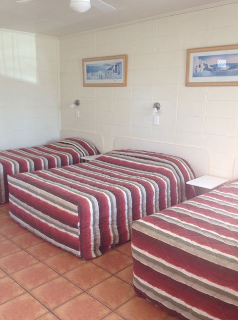 Sunburst Motel - Schoolies Week Accommodation 3