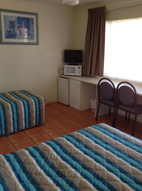 Sunburst Motel - Schoolies Week Accommodation 4
