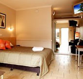 Discovery Cairns - Schoolies Week Accommodation