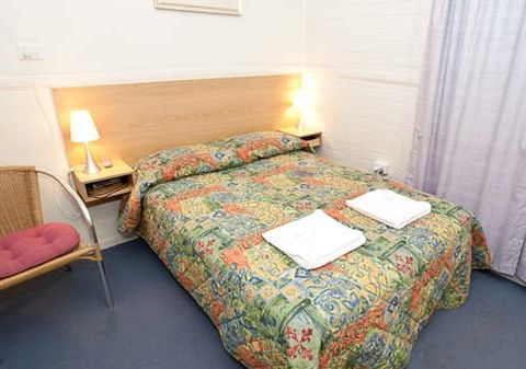 Carrington Hotel - Schoolies Week Accommodation 2
