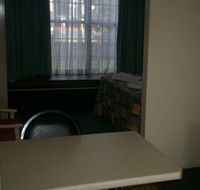 A Raceview Motor Inn - Schoolies Week Accommodation