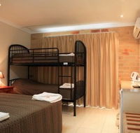 Emerald Central Palms Motel - Schoolies Week Accommodation