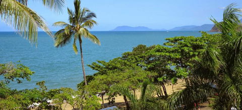 Roydon Beachfront Holiday Apartments - Schoolies Week Accommodation 1