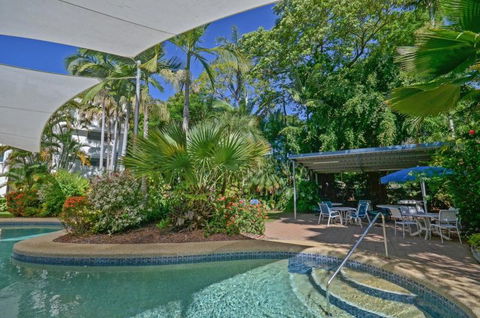 Roydon Beachfront Holiday Apartments - Schoolies Week Accommodation 3