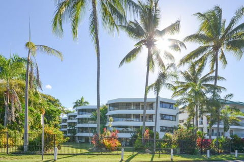 Roydon Beachfront Holiday Apartments - Schoolies Week Accommodation 5