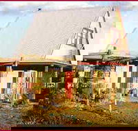 Elinike Guest Cottages - Schoolies Week Accommodation