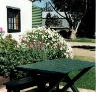 Dunalan Host Farm Cottage - Schoolies Week Accommodation