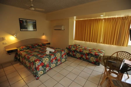 Hides Hotel Cairns - Schoolies Week Accommodation 2
