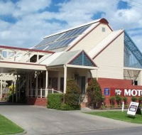 Riverboat Lodge Motor Inn - Schoolies Week Accommodation