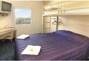 Motel Formule 1 Dandenong - Schoolies Week Accommodation 0