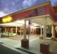 The Commodore Motor Inn - Schoolies Week Accommodation