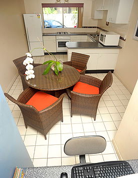 Balinese Motel - Schoolies Week Accommodation 2