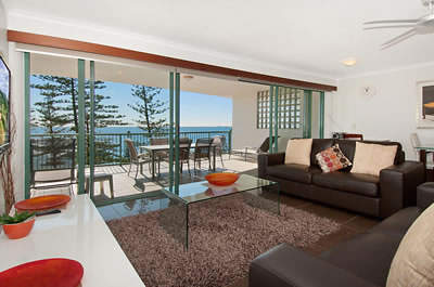 Norfolks On Moffat Beach - Schoolies Week Accommodation 1