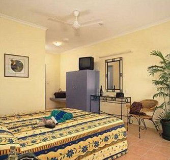 Fig Tree Lodge - Schoolies Week Accommodation 1