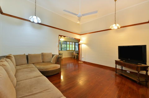 Lilybank - Schoolies Week Accommodation 2