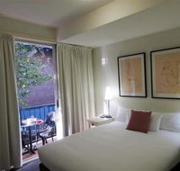 The Manor House - Schoolies Week Accommodation