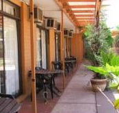 Desert Rose Inn - Schoolies Week Accommodation