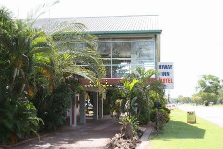 Hiway Inn Motel - Schoolies Week Accommodation 0