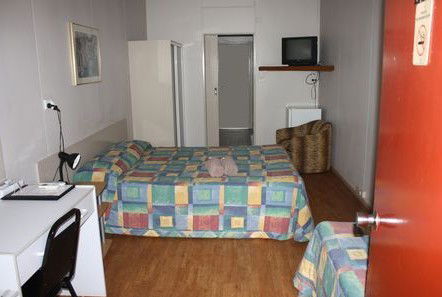 Hiway Inn Motel - Schoolies Week Accommodation 3