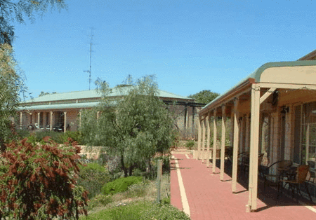 Bayleaf Rural Getaway - Schoolies Week Accommodation