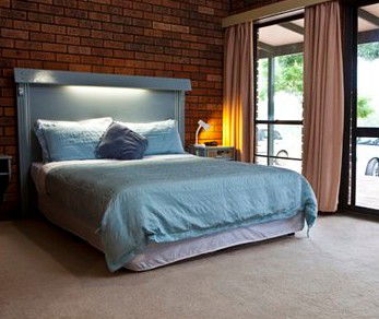 Comfort Inn Trawool - Schoolies Week Accommodation 1