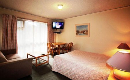  Schoolies Week Accommodation