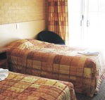 Tenterfield Bowling Club Motor Inn - Schoolies Week Accommodation