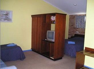 Rest Point Motel - Schoolies Week Accommodation 2