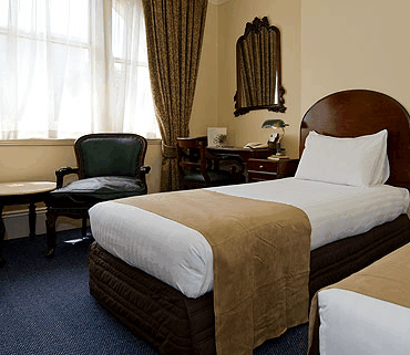 Hadleys Hotel - Schoolies Week Accommodation
